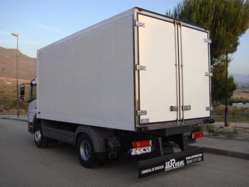 camión de caja cerrada